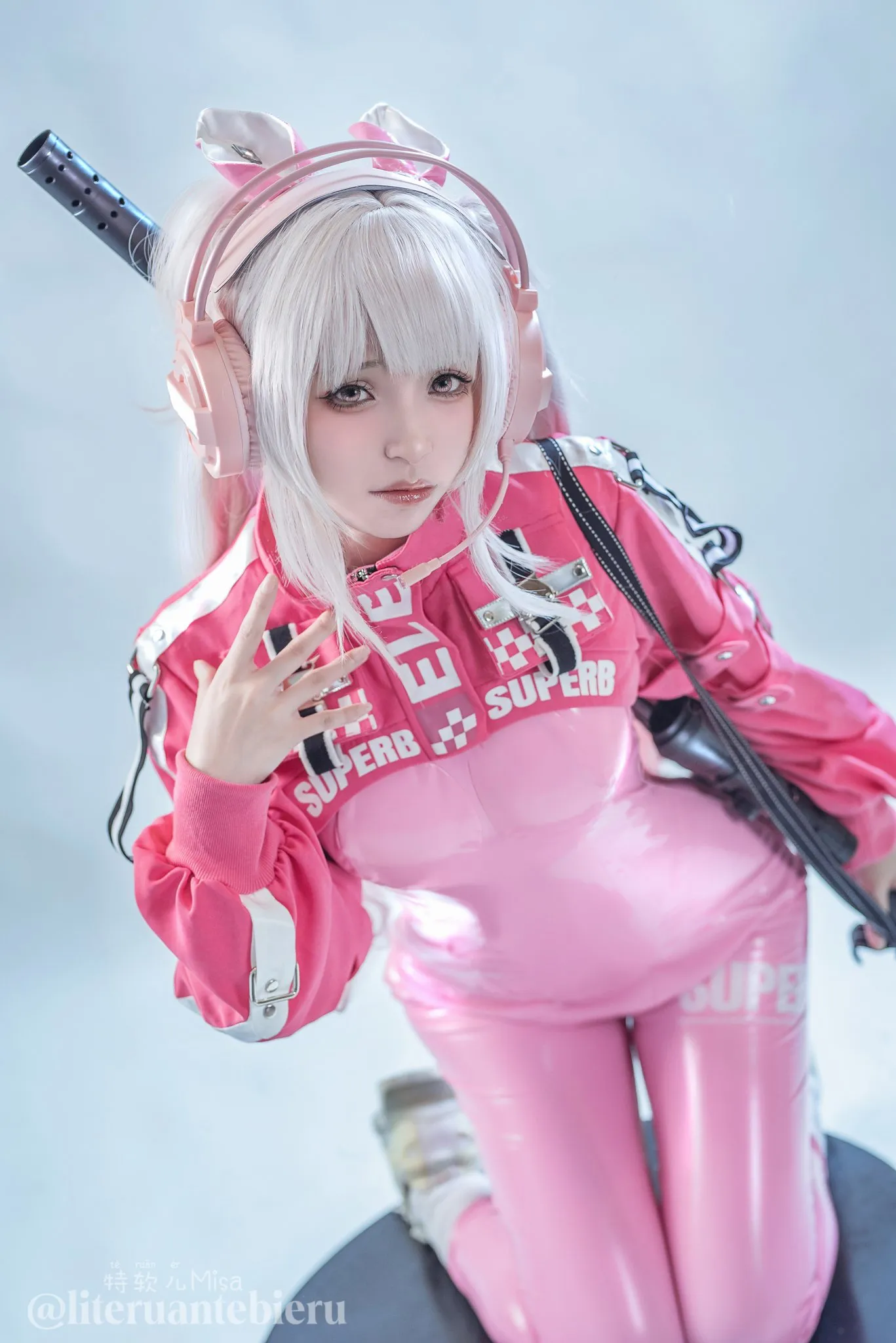 特软儿 Sona 写真合集｜巫女×腥月女仆×睡裙三风格解析