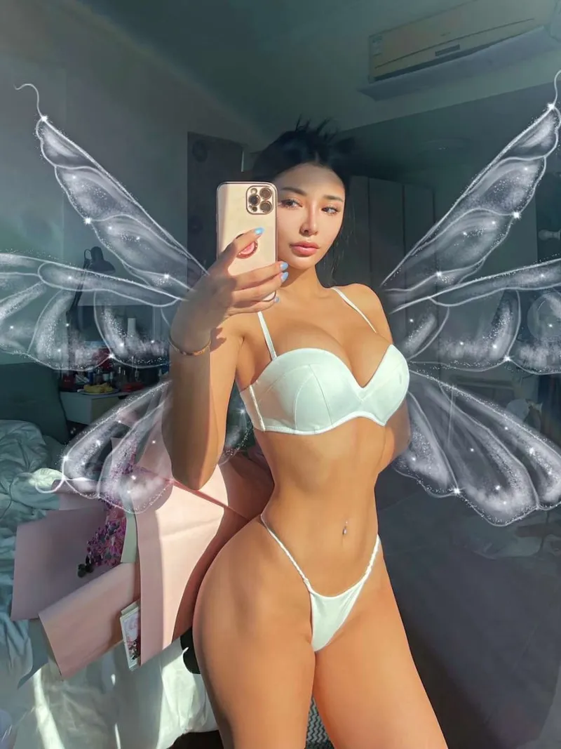 KellyBabyBB个人资料介绍｜高颜值混血风写真模特｜港风复古与时尚私房作品合集
