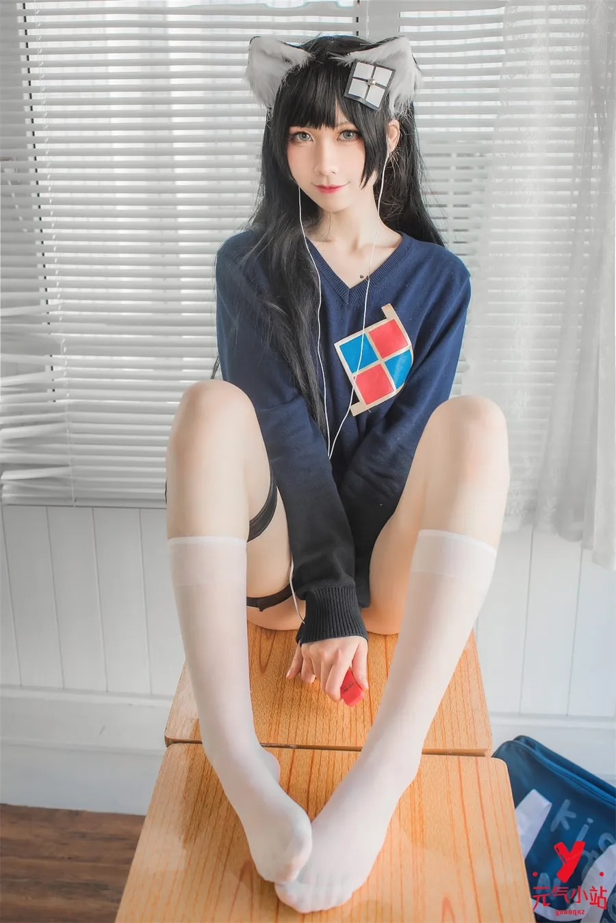 izumi泉桃子个人资料｜猫耳制服系与幻想角色双轨风格解析