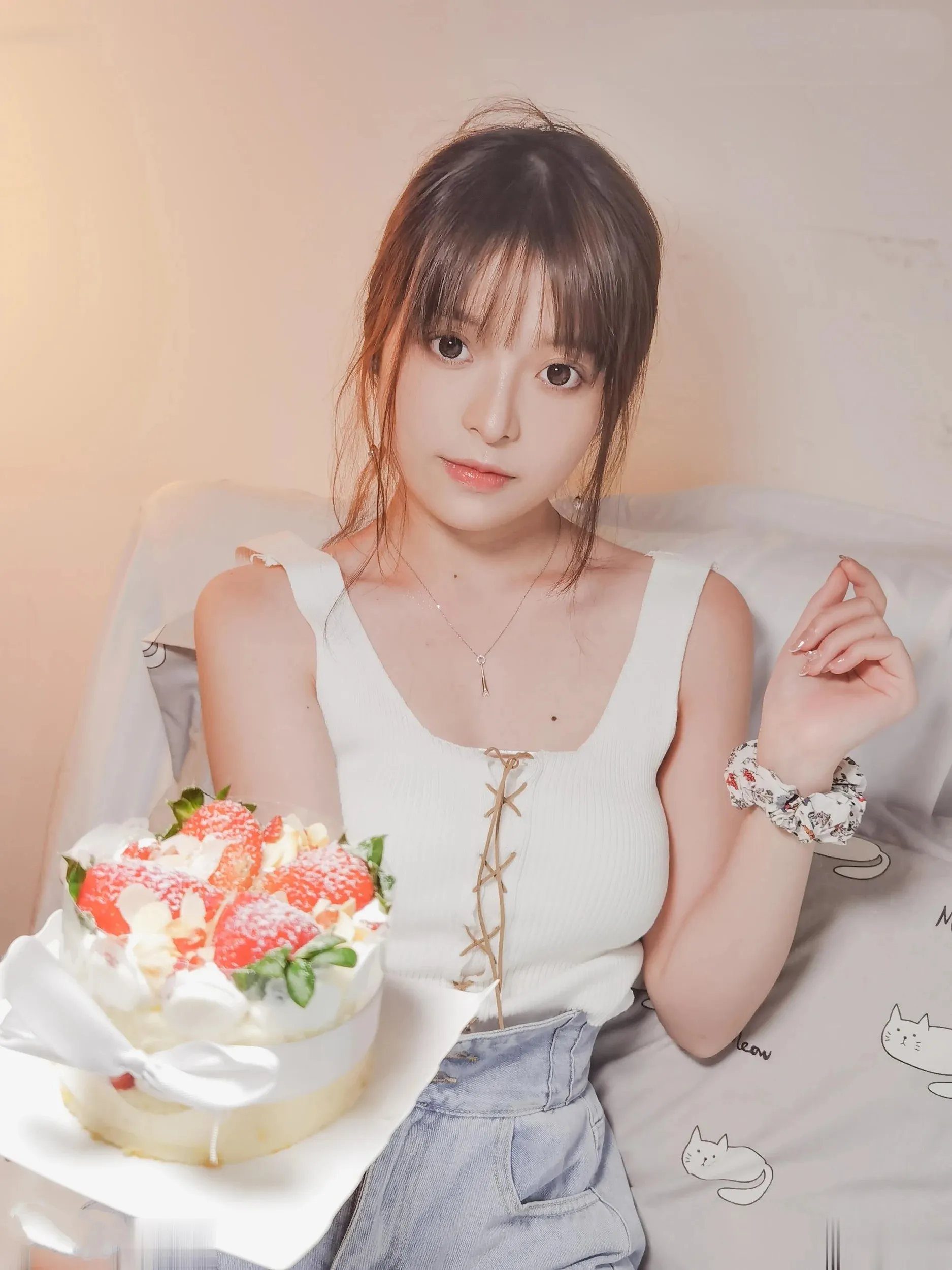 草莓味的奈奈兔写真与COS作品解析｜甜美少女风格合集