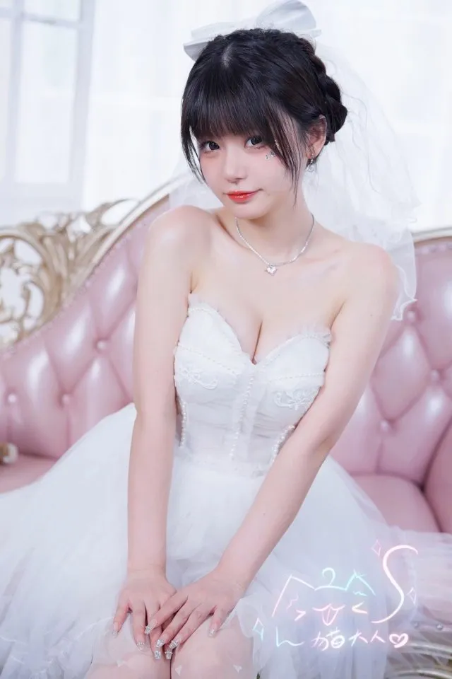 猫猫大人超甜写真作品合集｜婚纱少女、日系制服与猫娘cos风格解析