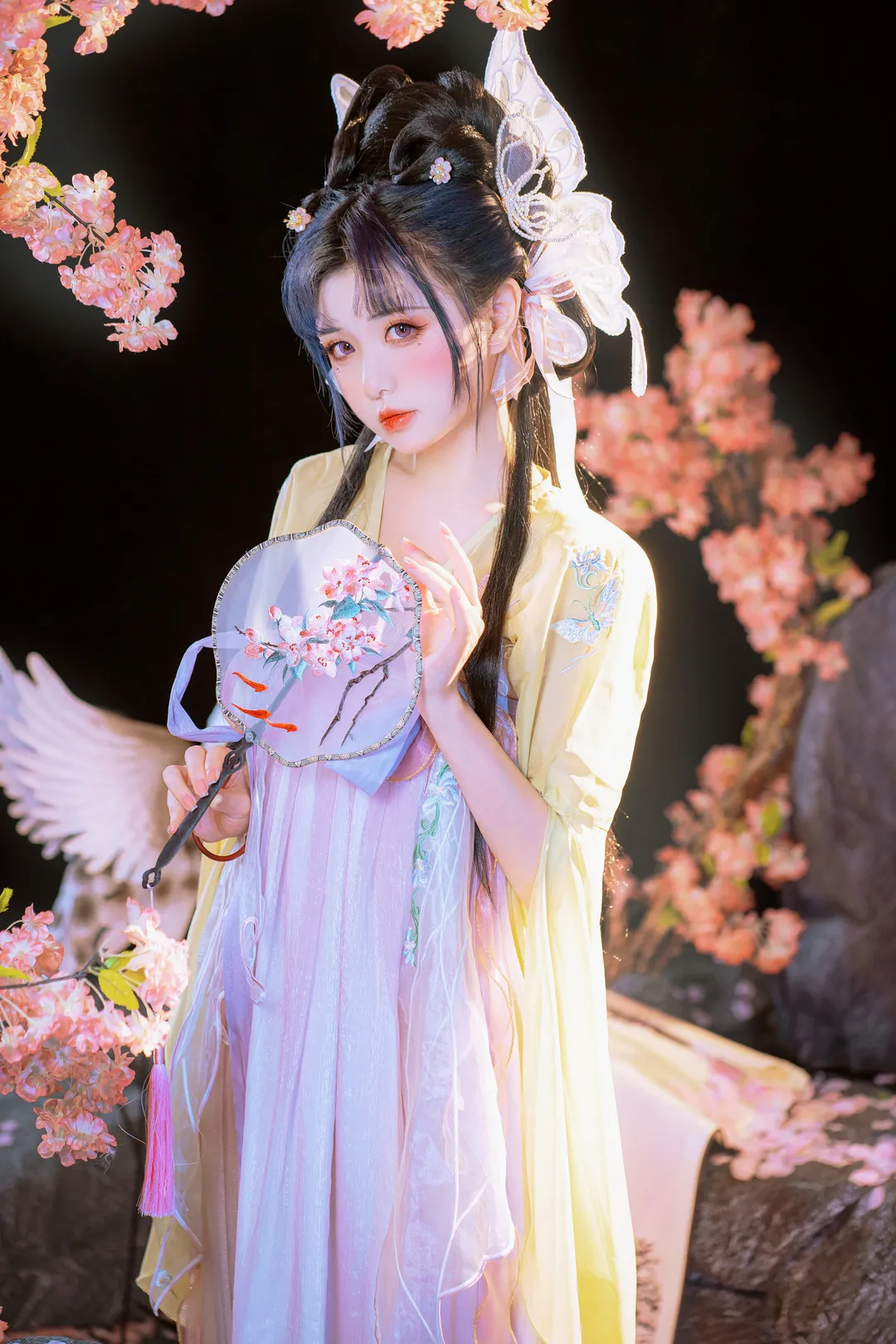 喵小吉cos写真作品赏析｜古风樱花与日系制服少女风格解析