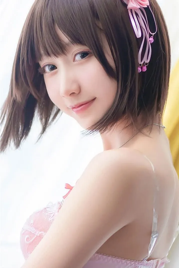 木棉棉OwO写真作品解析｜甜美与性感并存的时尚写真