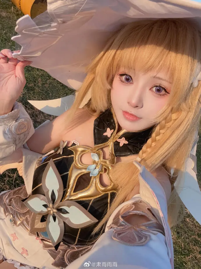 肃雨雨雨Cosplay写真与角色扮演风格解析｜多样化造型展示